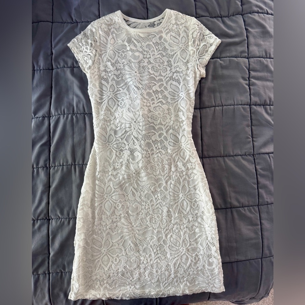 Lucy in the Sky Hannah Floral Lace Shift Dress In Ivory